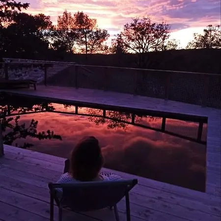 Jardins D'ailleurs Avec Piscine Et Terrasse Homestay szállás Nîmes