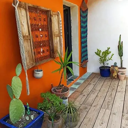 Homestay szállás Jardins D'ailleurs Avec Piscine Et Terrasse Nîmes