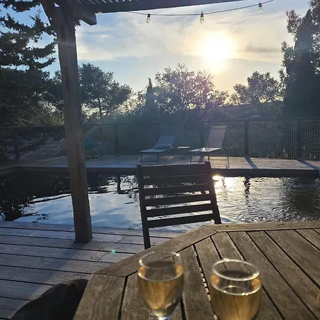 ホームステイ Jardins D'ailleurs Avec Piscine Et Terrasse ニーム
