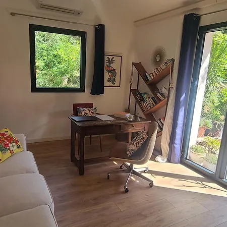Homestay szállás Jardins D'ailleurs Avec Piscine Et Terrasse